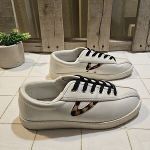 Tretorn leopard sneakers size 7